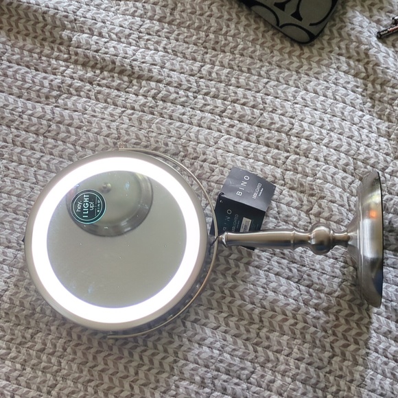 LED Lighted Vanity Mirror - Picture 2 of 5